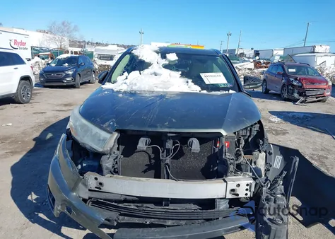 2014 Toyota Highlander Xle V6 z USA, uszkodzony, nr VIN 5TDJKRFH8ES040640